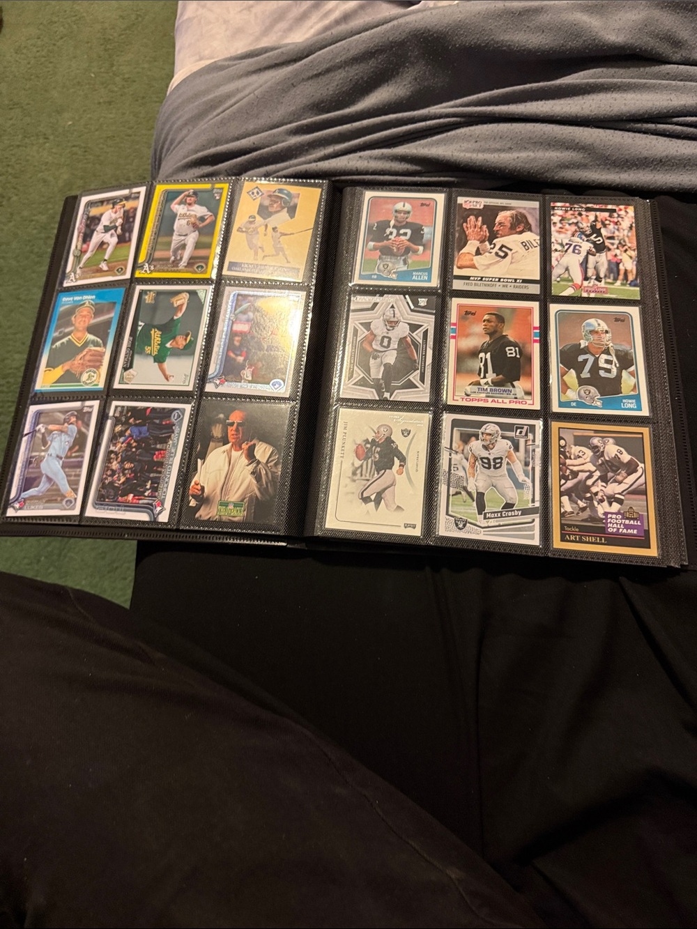 Sports Cards - Picture 3 of 5